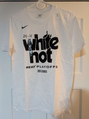Nike Miami HEAT White Hot 2025 NBA Playoffs Mantra Tee Size L 14/16 Unisex Kids
